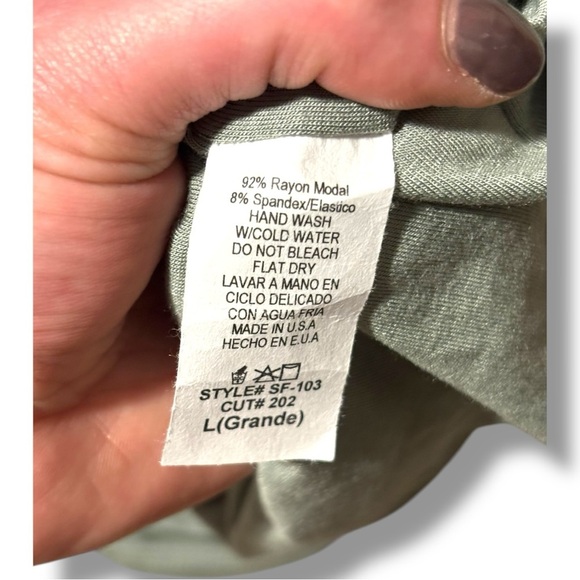 Stylish NWT Green Sleeveless Crewneck Sheath Style Bodycon Midi Dress - Picture 9 of 15